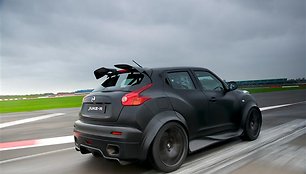 „Nissan Juke-R“ bandymai trasoje