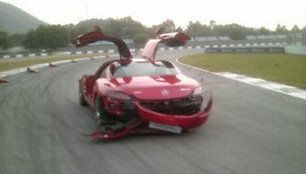 "Mercedes-Benz SLS AMG" po avarijos