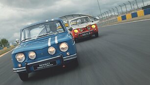 Penkiasde&scaron;imtmetį &scaron;venčiantis &bdquo;Renault 8&ldquo;