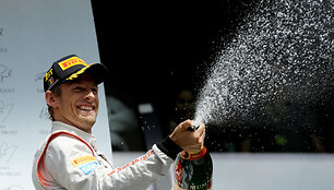 Belgijos GP lenktynių nugalėtojas Jensonas Buttonas