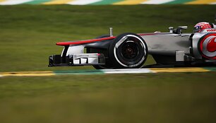 Lewisas Hamiltonas prie &bdquo;McLaren&ldquo; bolido vairo