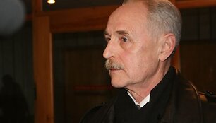 A.Ūso artimųjų interesus ginantis advokatas A.Liutkauskas teigė, jog grąžinti bylą teismui - tik pusė kelio.