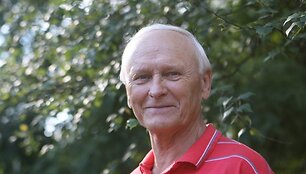 Profesorius Č.Kalenda sako, kad norėdamas i&scaron;likti žmogus savo pasaulėžiūrą privalo papildyti ekologiniu veiksniu.