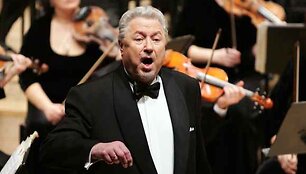 Nacionalinė kultūros ir meno premija tenorui V.Noreikai skirta &bdquo;už auk&scaron;čiausią vokalinį meistri&scaron;kumą, už neblėstantį talentą&ldquo;. 