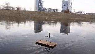 Pavasarį Nerimi plaukia ne tik &scaron;akos, žolės, &scaron;iuk&scaron;lės ir žmonių žvilgsniai į upę. 