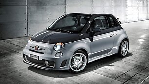 &bdquo;Abarth 500C&ldquo; &ndash; piktas mažylis pametė stogą
