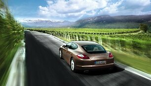 &bdquo;Porsche Panamera&ldquo; tapo prieinamesnė
