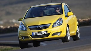 Atnaujinta „Opel Corsa“ – daugiau galios ir komforto