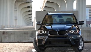 Atnaujintame BMW X5 – nauji varikliai