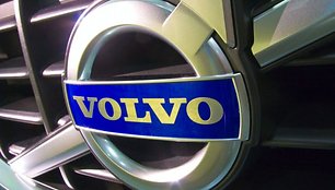 Kinai taikosi įsigyti „Volvo“