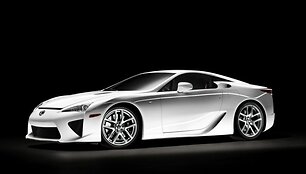 &bdquo;Lexus LF-A&ldquo; &ndash; žingsnis į superautomobilius