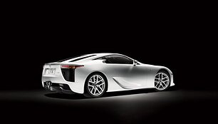&bdquo;Lexus LF-A&ldquo; &ndash; žingsnis į superautomobilius