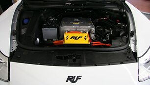 Elektrinis &bdquo;Porsche Cayenne&ldquo; &ndash; &bdquo;eRUF Stormster&ldquo;