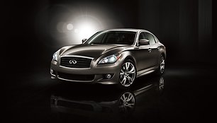 „Infiniti M“ – agresyvumo ir elegancijos derinys