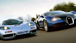 „Bugatti Veyron“ prieš „McLaren F1“ – kas laimės dvikovą?