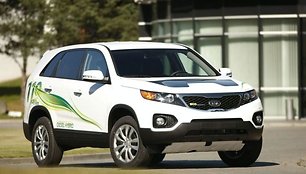 „Kia Sorento Hybrid“ – varomas dyzeliu ir elektra