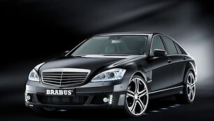 &bdquo;Brabus SV12 R&rdquo; &ndash; vikrus ir prabangus banginis