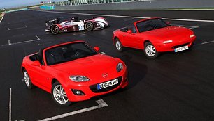 „Mazda MX-5“ švenčia 20 metų jubiliejų