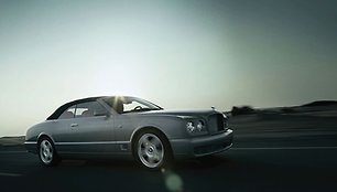 „Bentley Azure T“ – elegancijos kupinas kabrioletas