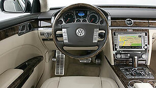 Subtilus &bdquo;Volkswagen Phaeton&ldquo; atnaujinimas