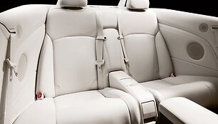 Paryžiuje debiutavo stilingas &bdquo;Lexus IS250C&rdquo;