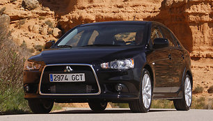 Paryžiuje pristatytas „Mitsubishi Lancer Sportback“