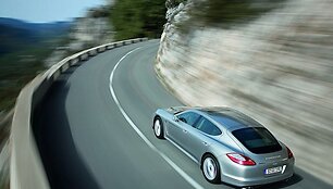 &bdquo;Porsche Panamera&rdquo; &ndash; pasaulinės premjeros belaukiant