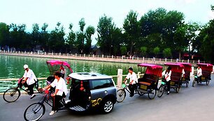 Pekino olimpiadoje stilizuota rik&scaron;a &bdquo;MINI Rickshaw&rdquo;
