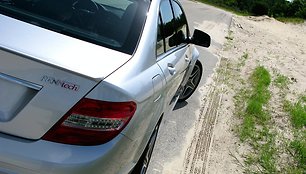 „Renntech Mercedes-Benz C63 AMG” – stilingas ir galingas