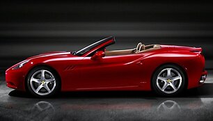&bdquo;Ferrari California&ldquo; &ndash; i&scaron;samesnis žvilgsnis