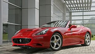 &bdquo;Ferrari California&ldquo; &ndash; i&scaron;samesnis žvilgsnis
