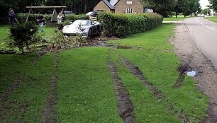Lewiso Hamiltono tėvas sudaužė &bdquo;Porsche Carrera GT&ldquo;