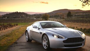 &bdquo;Aston Martin V8 Vantage&ldquo; &ndash; greitesnis, galingesnis ir ekologi&scaron;kesnis