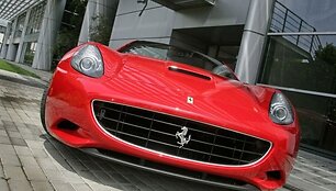 Pristatyta &bdquo;Ferrari California&ldquo;