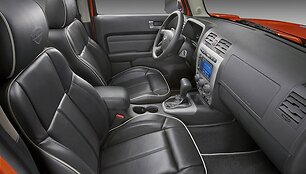 Paskelbta &bdquo;Hummer H3T&ldquo; kaina