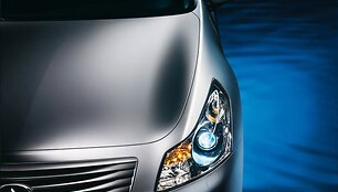 &bdquo;Infiniti G37&ldquo; kels nerimą BMW ir &bdquo;Lexus&ldquo;
