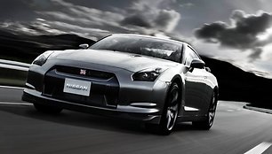 Japonai ruošią žvėrį „Nissan GT-R V-Spec“