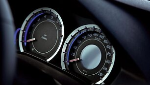 Naujasis &bdquo;Honda Accord&ldquo; &ndash; daugiau smulkmenų