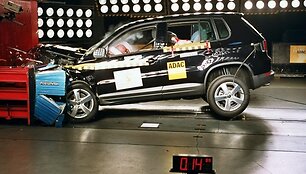 Automobilių saugumo testai nepakankamai griežti gamintojams