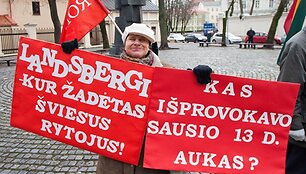 Mitingas prie konservatorių būstinės