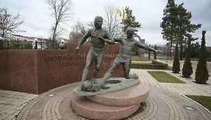 Futbolininkų statulos