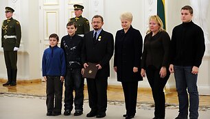 Dalia Grybauskaitė įteikė atminimo medalius
