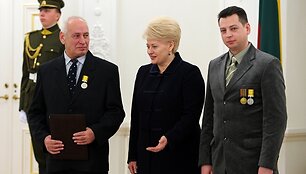 Dalia Grybauskaitė įteikė atminimo medalius