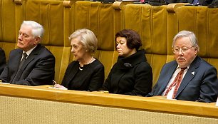 Valdas Adamkus su žmona Alma (kairėje) ir Vytautas Landsbergis (dešinėje)