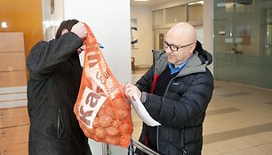 Audrius Giržadas atvyko pasiimti bulvių mai&scaron;o.