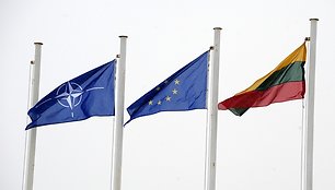 NATO, Europos Sąjungos ir Lietuvos vėliavos