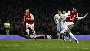Robino van Persie'o baudos smūgis