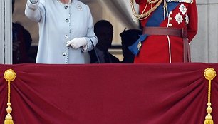 Didžiosios Britanijos karalienė Elizabeth II su Edinburgo hercogu Philipu (2011 m. birželio 11 d.)