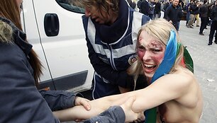 &bdquo;Femen&ldquo; aktyvisčių protestas Stambule