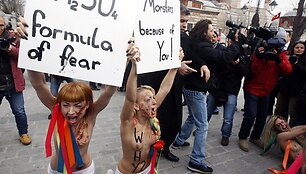 &bdquo;Femen&ldquo; aktyvisčių protestas Stambule